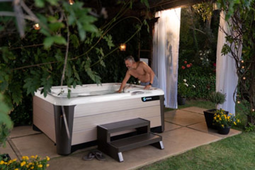 How To Buy a Hot Tub | HotSpring Spas