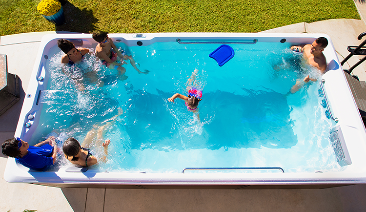 r series endless pools swim spas swim hydromassage seats 560x460